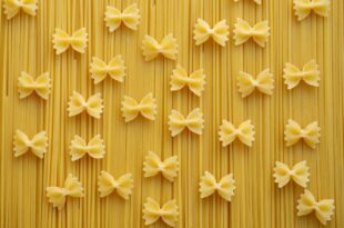 ribbon pastry pasta on fettuccini